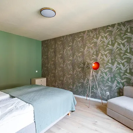 Апартаменты Sunny Luxurious Two Bedroom At Jewish District *