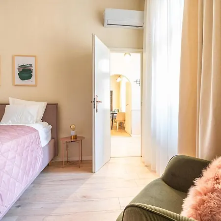 Sunny Luxurious Two Bedroom At Jewish District Апартаменты Будапешт