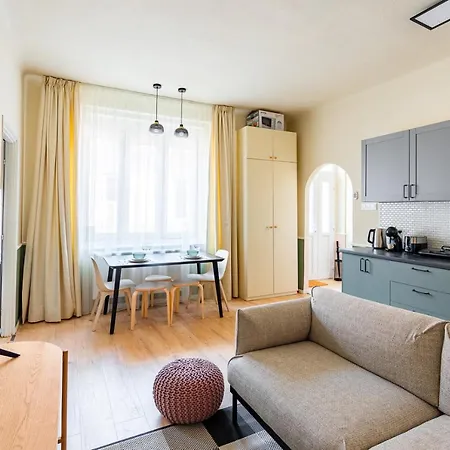 Sunny Luxurious Two Bedroom At Jewish District Апартаменты *