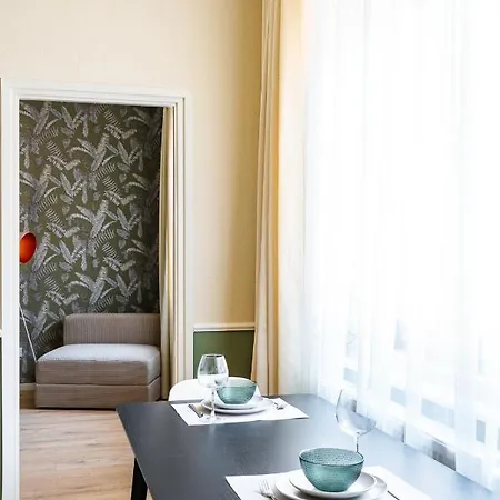 Sunny Luxurious Two Bedroom At Jewish District