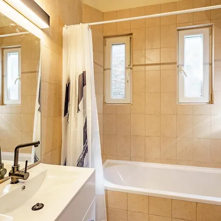 Sunny Luxurious Two Bedroom At Jewish District * Будапешт