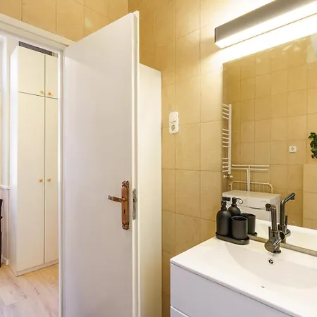 Sunny Luxurious Two Bedroom At Jewish District Апартаменты Будапешт