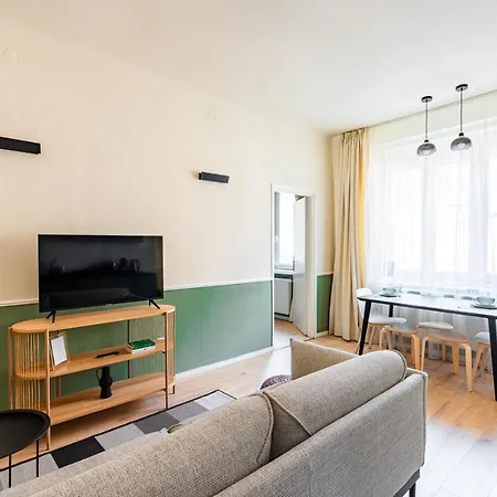 Sunny Luxurious Two Bedroom At Jewish District Διαμέρισμα