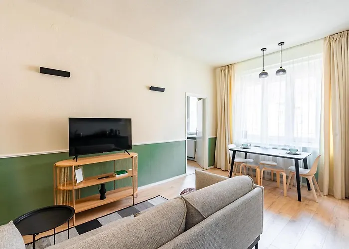 Sunny Luxurious Two Bedroom At Jewish District Lägenhet