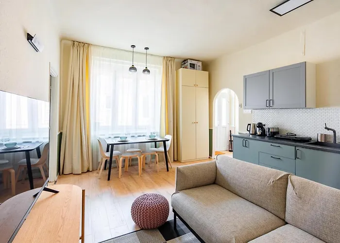 Sunny Luxurious Two Bedroom At Jewish District Lägenhet *