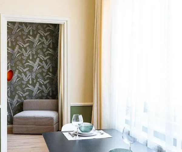 Sunny Luxurious Two Bedroom At Jewish District